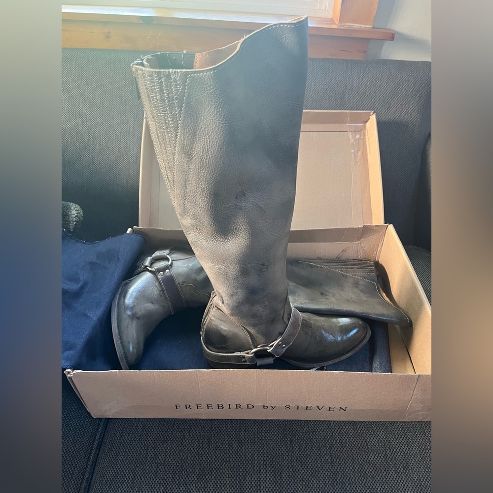 Freebird by Steven Sterling Gray Size 10